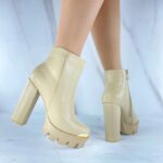 Женские Демисезонные Кожаные Бежевые Ботильоны на Тракторной Платформе