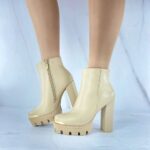 Женские Демисезонные Кожаные Бежевые Ботильоны на Тракторной Платформе