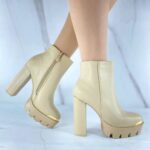 Женские Демисезонные Кожаные Бежевые Ботильоны на Тракторной Платформе