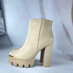 Женские Демисезонные Кожаные Бежевые Ботильоны на Тракторной Платформе