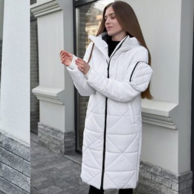 Женская Зимняя Белая Куртка-Пальто – Удлиненная с Капюшоном и Отстегивающимся Карманом на Рукаве