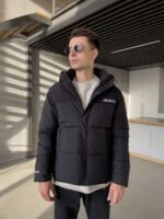 Мужская Водоотталкивающая Зимняя Черная Куртка с Капюшоном на Затяжках