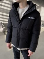 Мужская Водоотталкивающая Зимняя Черная Куртка с Капюшоном на Затяжках