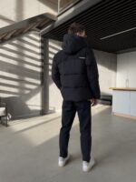 Мужская Водоотталкивающая Зимняя Черная Куртка с Капюшоном на Затяжках