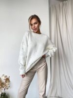 Женский Объемный Белый Свитер Джемпер из Мягкой Пряжи с Бусинами Жемчужинами