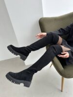 Женские Зимние Замшевые Черные Сапоги Ботфорты - Высокие на Тракторной Подошве