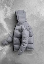 Мужская Теплая Серая Куртка на Зиму - Классическая с Капюшоном и Манжетами Резинками на Рукавах