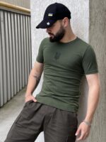 Мужская Приталенная Футболка Хаки с Круглым Вырезом и Вышитым Тризубом