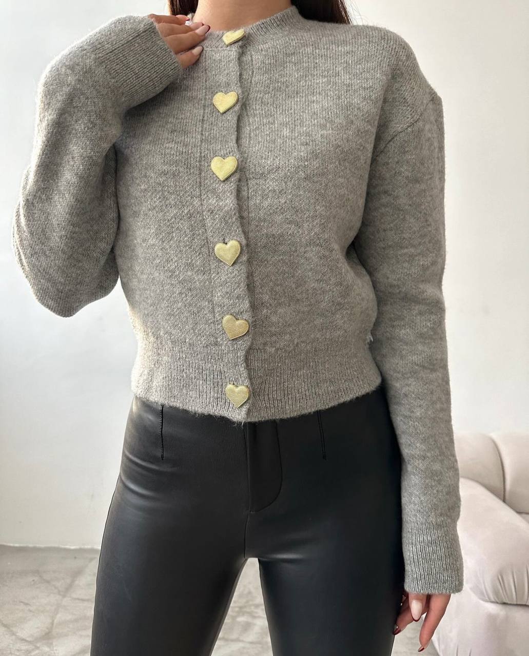 photo_2024-02-08_13-36-16 Женский Мягкий Базовый Серый Кардиган на Пуговицах с Сердечками