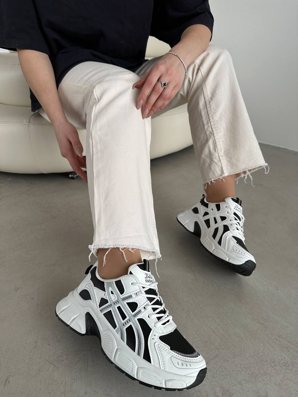 photo_2024-02-09_13-15-10 Женские Демисезонные Кожаные Черно-Белые Кроссовки