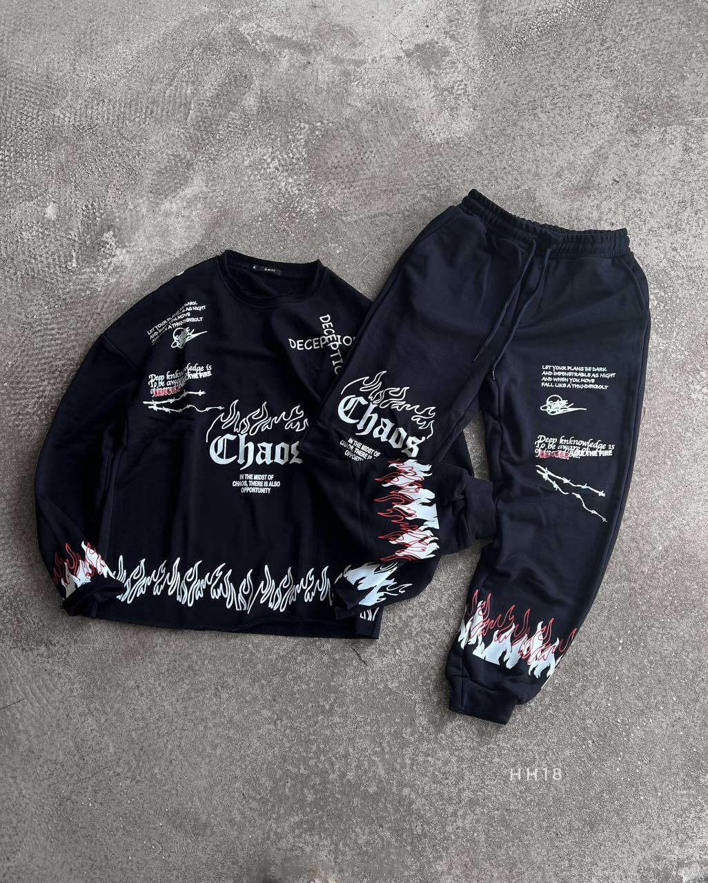 photo_2024-03-26_10-54-06 Мужской Черный Спортивный Костюм Свитшот Джоггеры Оверсайз в Принт с Обрезанными Краями