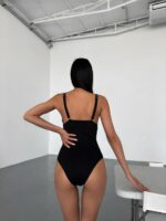 Женский Сплошной Фактурный Черный Купальник с Глубоким Вырезом Декольте