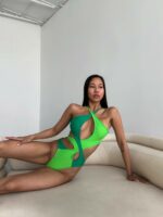 Женский Сплошной Двухцветный Зеленый Купальник с Переплетами