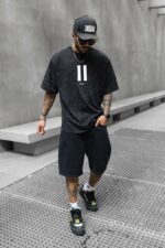 Мужская Черная Футболка Варенка Свободного Кроя с Принтом Пауза