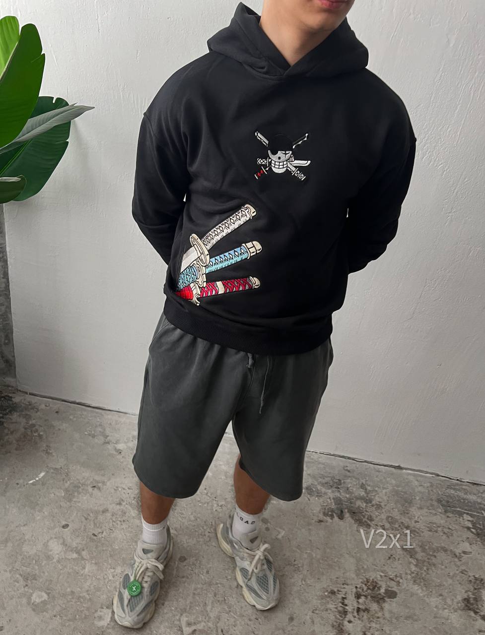 photo_2024-05-31_09-16-17 Мужское Черное Худи Оверсайз с Вышивкой Пират и Мечи