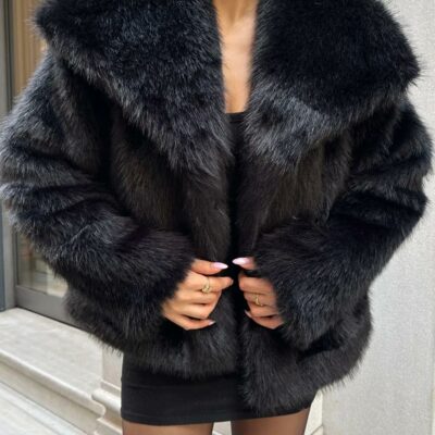 Женская Серая Шуба на Кнопках с Объемным Воротником