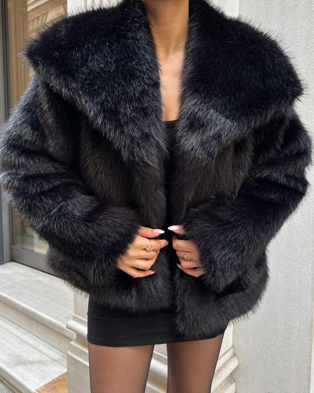 1d10be8b3d5fe6e33c4d Женская Серая Шуба на Кнопках с Объемным Воротником