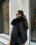 Женская Серая Шуба на Кнопках с Объемным Воротником