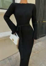 Женское Длинное Черное Платье Макси с Поясом и Удлиненными Рукавами