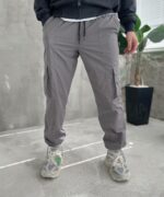 Мужские Темно-Серые Спортивные Штаны Джоггеры Плащевка с Накладными Карманами и Затяжками Внизу