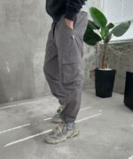 Мужские Темно-Серые Спортивные Штаны Джоггеры Плащевка с Накладными Карманами и Затяжками Внизу