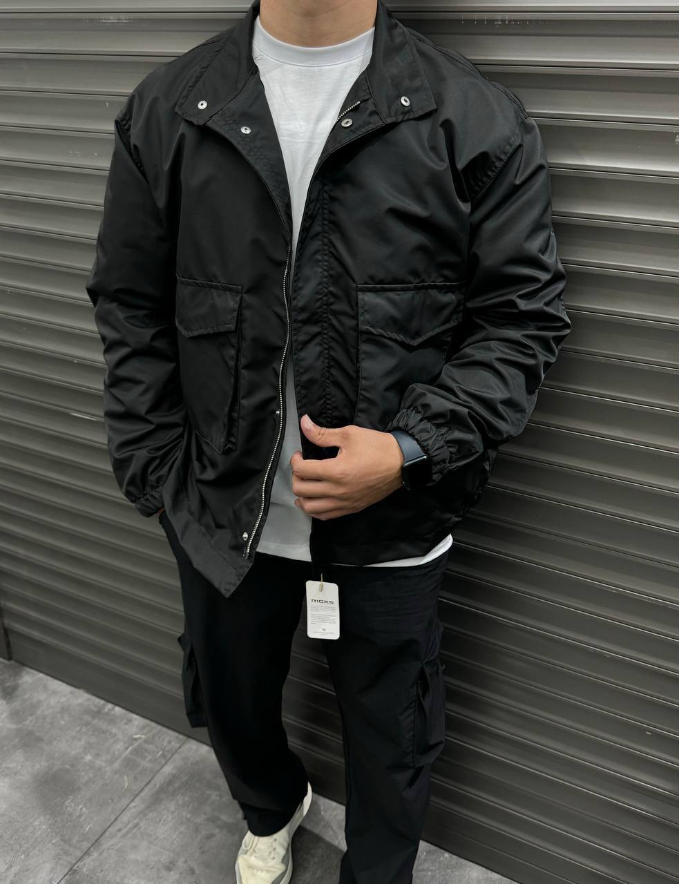 photo_2024-09-21_11-27-11 Мужская Черная Ветровка с Манжетами на Резинках и Большими Накладными Карманами