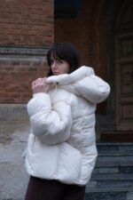 Женская Объемная Зимняя Молочная Куртка Пуховик Дутик