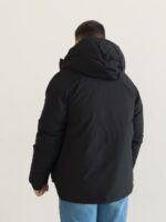 Мужская Зимняя Черная Куртка с Капюшоном Высокой Горловитой и Манжетами на Кнопках