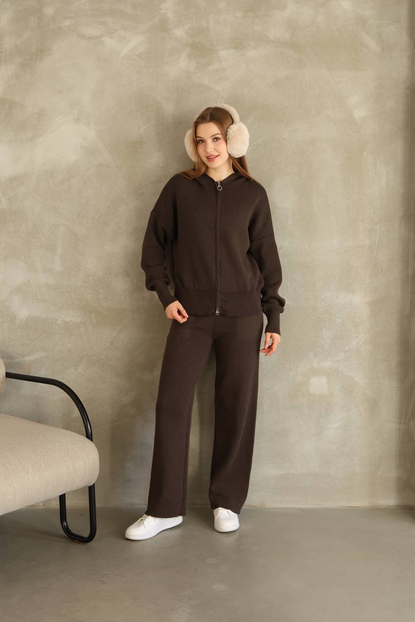 photo_2024-12-19_14-41-08 Женский Свободный Трикотажный Коричневый Костюм Двойка - Джемпер на Молнии + Штаны Палаццо