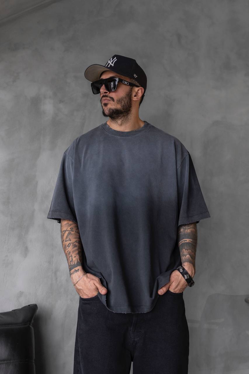 photo_2025-02-09_09-08-53 Мужская Хлопковая Футболка Оверсайз Антрацитового Цвета Варенка Градиент