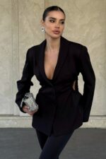 Женский Удлиненный Черный Пиджак Стенли с Вырезами на Талии