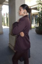 Женский Удлиненный Шоколадный Пиджак Стенли с Вырезами на Талии