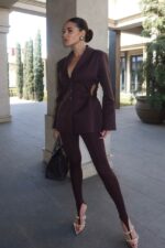 Женский Удлиненный Шоколадный Пиджак Стенли с Вырезами на Талии