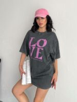 Женская Удлиненная Графитовая Футболка Оверсайз с Принтом LOVE