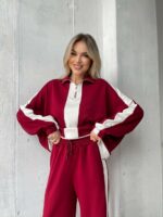 Женский Трикотажный Бордовый Костюм Оверсайз с Белыми Вставками - Кофта с Высоким Воротником + Штаны Палаццо