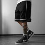 Мужские Летние Черные Шорты Свободного Кроя с Белыми Полосками Вставками