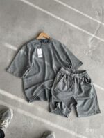 Мужской Серый Летний Костюм Футболка Шорты Варенки с Потертостями по Краям