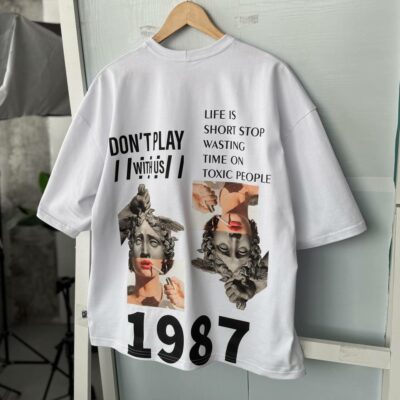 Мужская Белая Футболка Кулир Оверсайз с Принтами на Спине