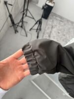 Мужская Легкая Ветровка Хаки на Молнии и Затяжках с Капюшоном