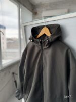 Мужская Легкая Ветровка Хаки на Молнии и Затяжках с Капюшоном