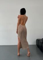 Женская Полупрозрачная Вязаная Пляжная Бежевая Туника из Сеточки с Открытой Спиной и Разрезом на Ноге