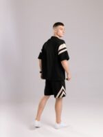 Мужской Черный Летний Костюм Футболка Шорты Оверсайз с Бежевыми Полосками