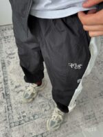 Мужской Черный Спортивный Костюм Плащевка на Молнии и Зятяжках - Свободного Кроя с Белыми Лампасами