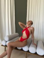 Женский Сдельный Красный Купальник с Переплетом и Открытой Спиной