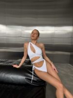 Женский Асимметричный Сдельный Белый Купальник с Вырезами
