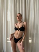 Женский Раздельный Черный Купальник в Рубчик с Декоративными Камнями