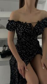 Женское Летнее Черное Платье Миди с Цветочным Принтом и Разрезом на Ноге