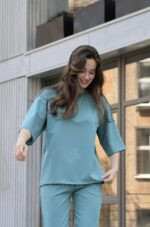 Женская Базовая Мятная Футболка Оверсайз с Удлиненным Рукавом