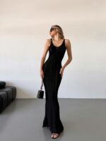 Женское Длинное Облегающее Вязаное Черное Платье Макси с Открытой Спиной