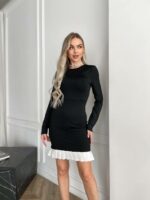 Женское Облегающее Трикотажное Черное Платье с Белыми Рюшами Внизу